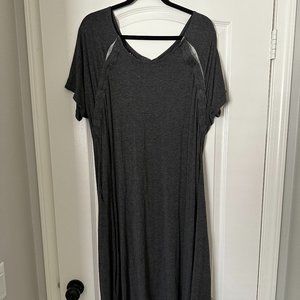 Frida mom hospital gown (NOT USED)